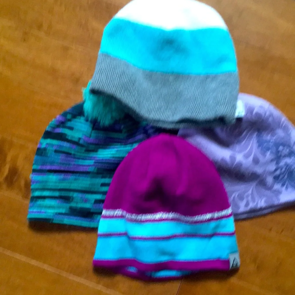 Set of Girls Winter Hats (4)
